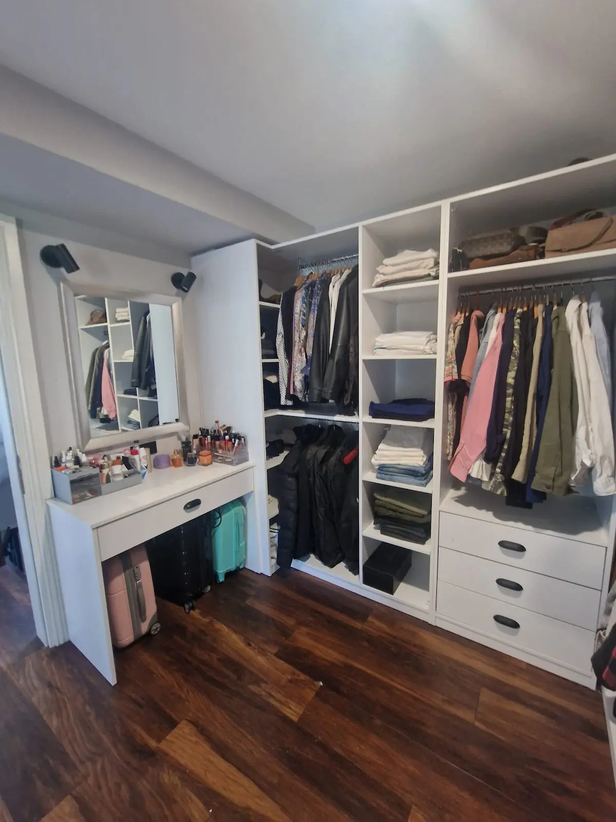 Walk-in closet